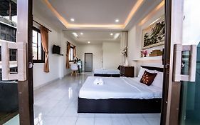 Oyo 75377 Check In House
